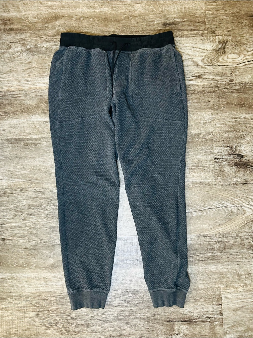 Lululemon Men’s Gray Textured Jogger Sweatpants Drawstring Cuffed Athletic Pants